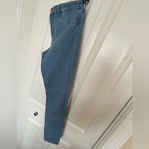 Women’s Mid rise skinny jeans